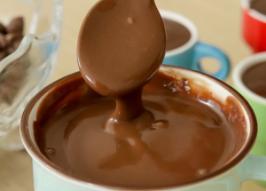 Chocolate quente com maizena de liquidificador