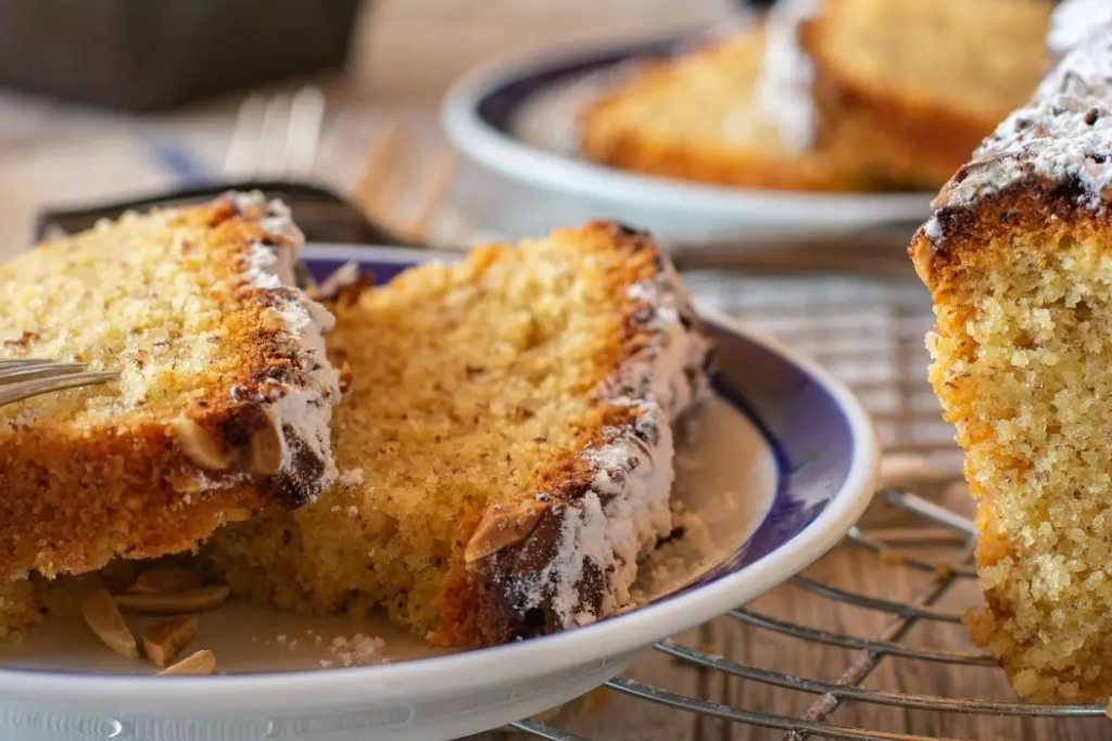 Bolo de nozes simples, é um dos mais pedidos e que as pessoas mais adoram Bolo de nozes simples, é um dos mais pedidos e que as pessoas mais adoram