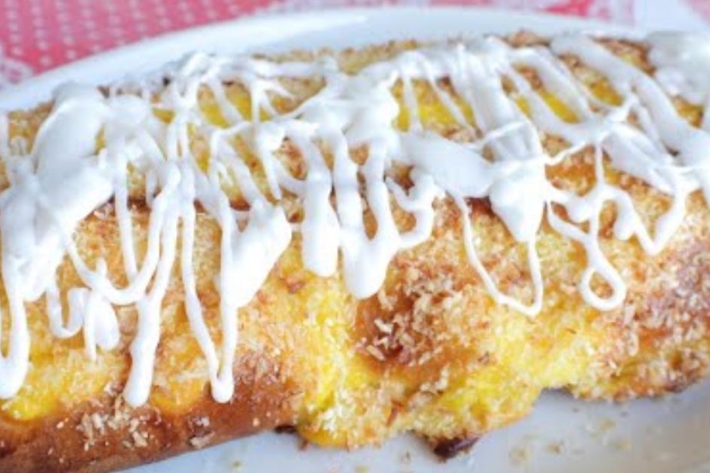 Pão doce com creme e coco saboroso, pra matar aquela vontade de um doce Pão doce com creme e coco saboroso, pra matar aquela vontade de um doce