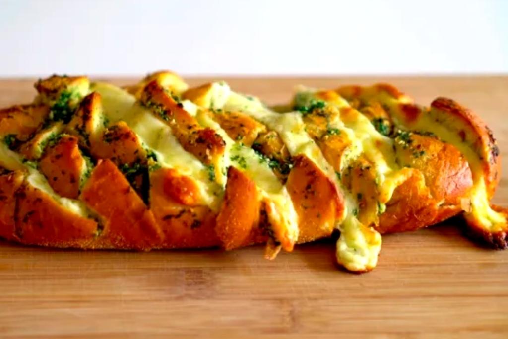 A melhor receita de pão de alho que você vai comer na vida A melhor receita de pão de alho que você vai comer na vida