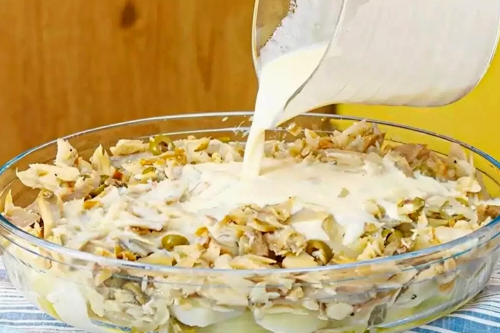 Bacalhau com molho branco, uma receita requintada e perfeita para o seu natal Bacalhau com molho branco, uma receita requintada e perfeita para o seu natal
