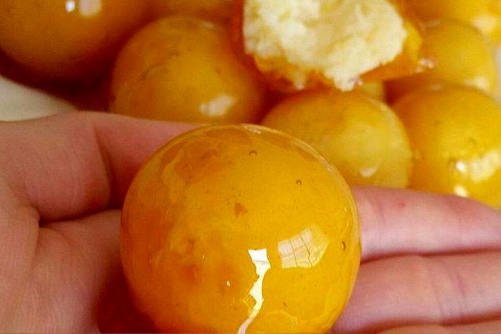 Bala baiana ou bala de coco, muito fácil e deliciosa, sei que irá fazer sempre Bala baiana ou bala de coco, muito fácil e deliciosa, sei que irá fazer sempre