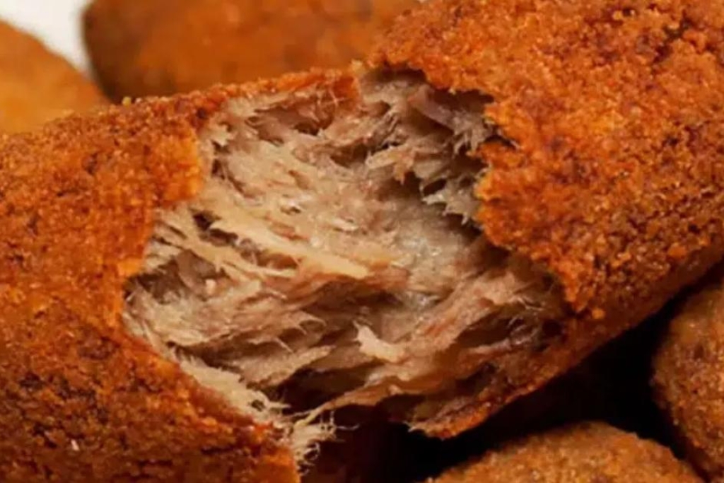 Bolinho de carne assada que aprendi na época que trabalhei naquela lanchonete famosíssima Bolinho de carne assada que aprendi na época que trabalhei naquela lanchonete famosíssima