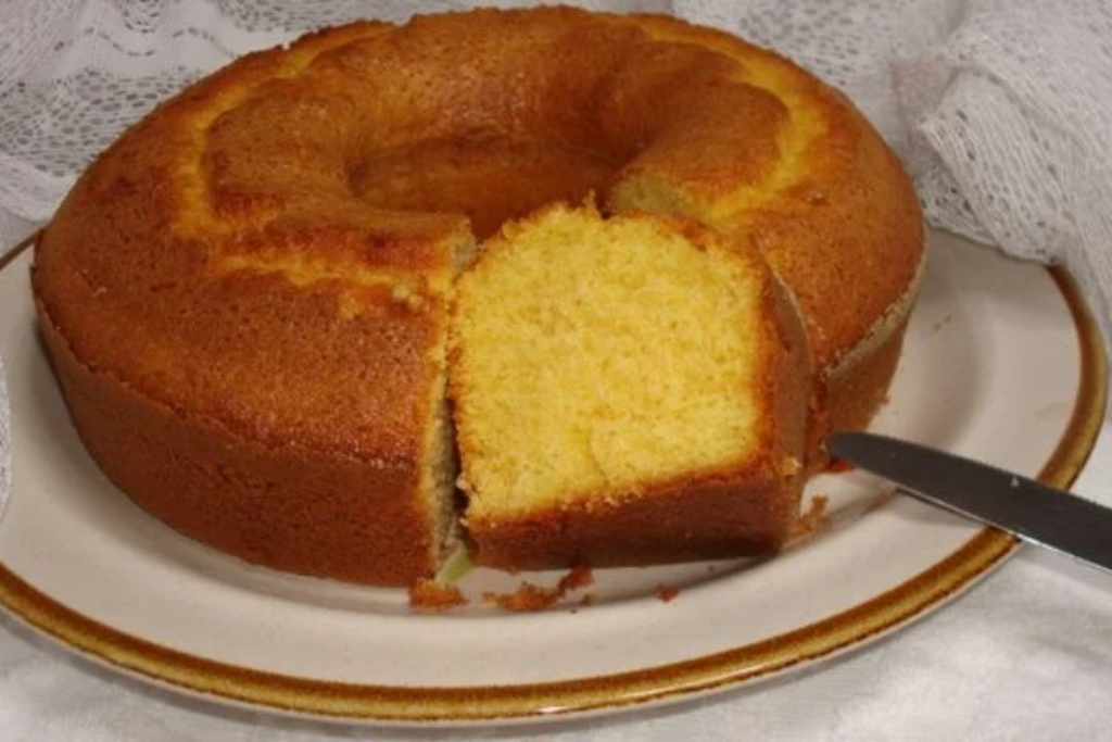 Bolo de fubá, essa típica receita da cozinha de vó, fica simplesmente delicioso e pratico Bolo de fubá, essa típica receita da cozinha de vó, fica simplesmente delicioso e pratico