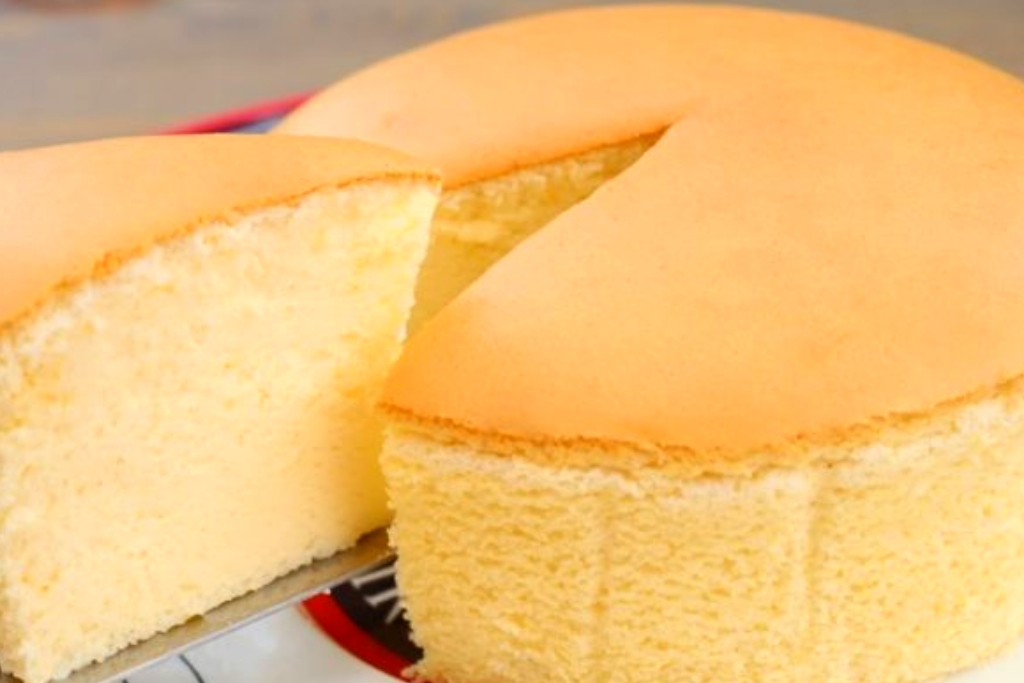 Bolo japonês esponjoso, esse será seu novo vicio depois que provar a primeira vez Bolo japonês esponjoso, esse será seu novo vicio depois que provar a primeira vez