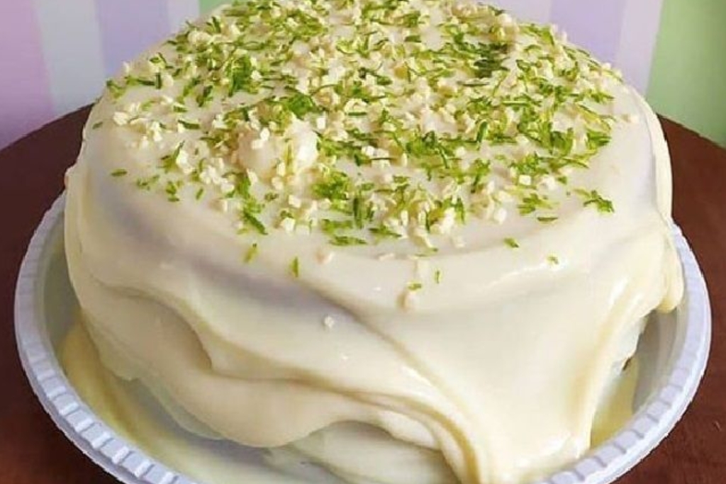 Bolo mousse de limão maravilhoso, é um sucesso de confeitaria para você fazer na sua casa Bolo mousse de limão maravilhoso, é um sucesso de confeitaria para você fazer na sua casa