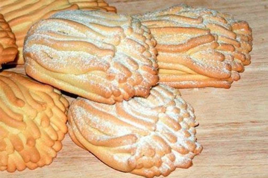 Cabelinho de anjo, o Biscoito Delicioso da Tia Nani, eu como desde criança, é a coisa mais deliciosa do mundo! Cabelinho de anjo, o Biscoito Delicioso da Tia Nani, eu como desde criança, é a coisa mais deliciosa do mundo!