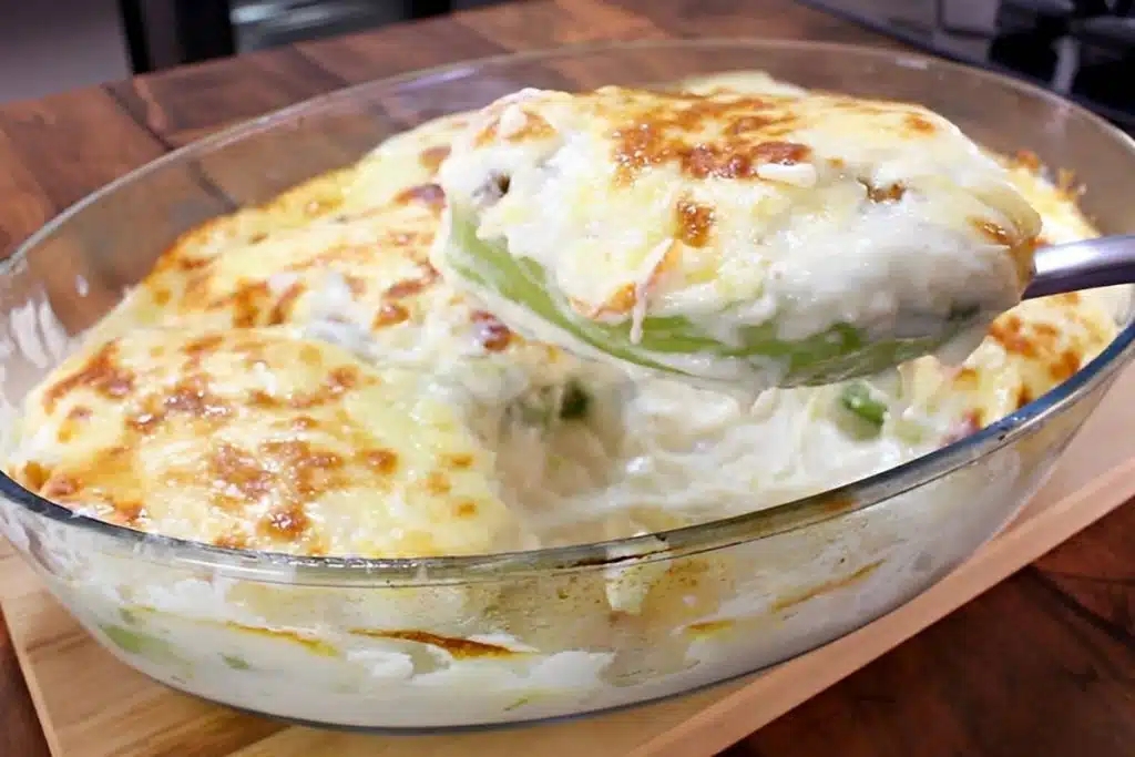 Chuchu recheado gratinado, um jeito delicioso para fazer as crianças comerem chuchu Chuchu recheado gratinado, um jeito delicioso para fazer as crianças comerem chuchu