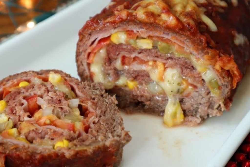 Inove no almoço e faça esse rocambole de carne moída delicioso Inove no almoço e faça esse rocambole de carne moída delicioso