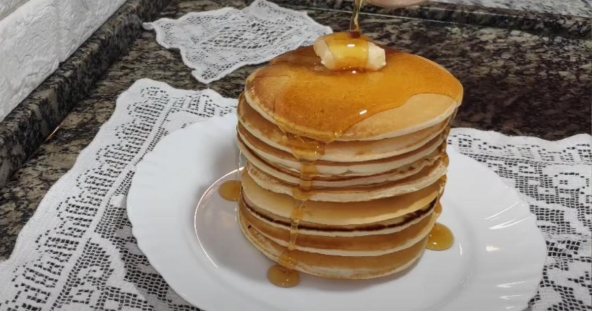 Panqueca doce sem farinha, é só bater os ingredientes no liquidificador e assar Panqueca doce sem farinha, é só bater os ingredientes no liquidificador e assar