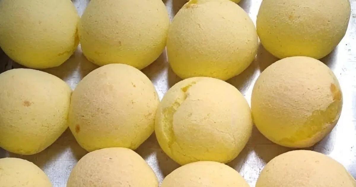 Pão de queijo mineiro tradicional pra ninguém botar defeito e não é difícil de fazer como parece Pão de queijo mineiro tradicional pra ninguém botar defeito e não é difícil de fazer como parece