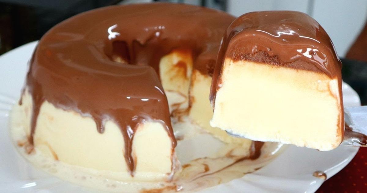 Pudim de sorvete com calda de chocolate, nos dias quentes essa sobremesa é perfeita Pudim de sorvete com calda de chocolate, nos dias quentes essa sobremesa é perfeita