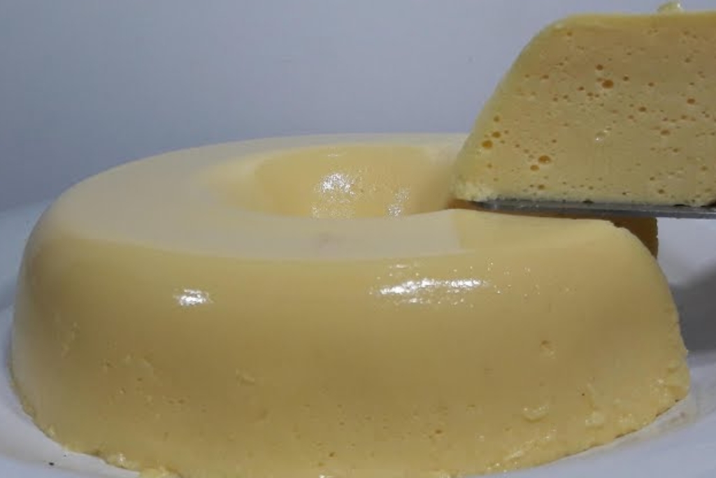 Pudim de geladeira de maracujá, é só bater os ingredientes e levar pra geladeira Pudim de geladeira de maracujá, é só bater os ingredientes e levar pra geladeira