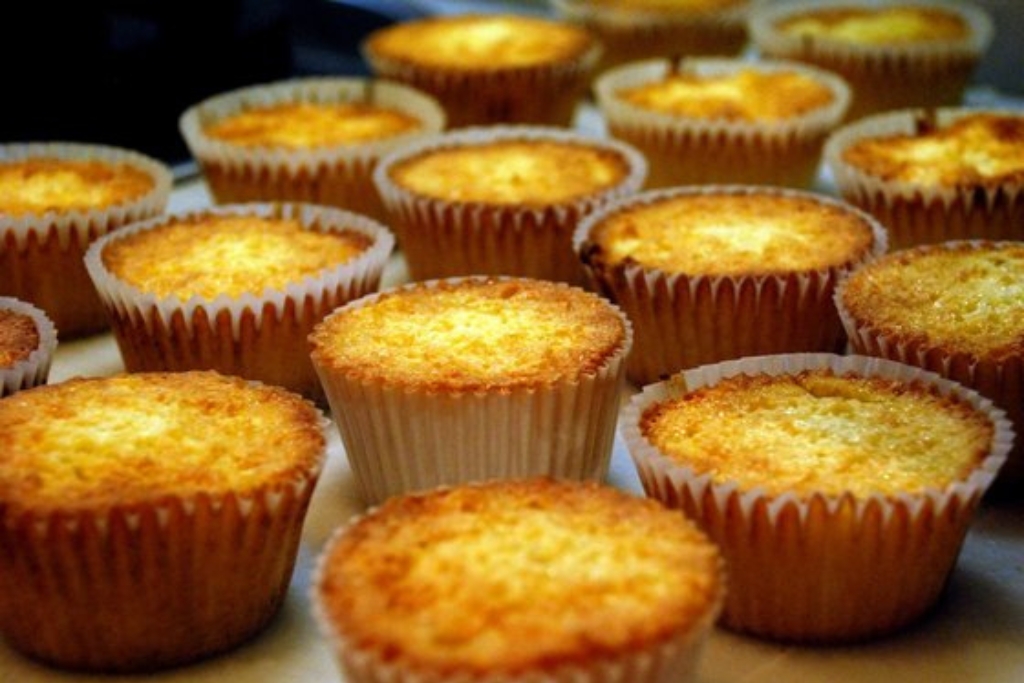 Queijadinha caseira: Muito fácil de fazer e um sabor incrível! Queijadinha caseira: Muito fácil de fazer e um sabor incrível!