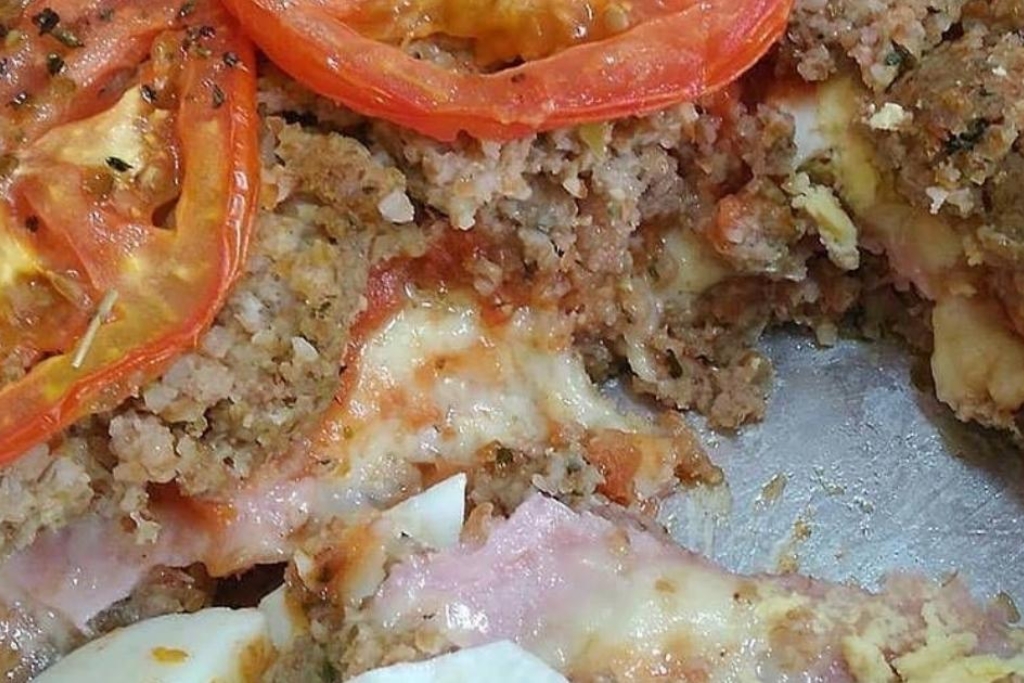 Quibe de forno recheado uma receita fácil, econômica e deliciosa para variar o cardápio do dia a dia da sua família Quibe de forno recheado uma receita fácil, econômica e deliciosa para variar o cardápio do dia a dia da sua família