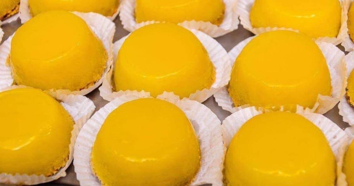 Quindim de padaria o tradicional, simples de preparar e toda família vai adorar Quindim de padaria o tradicional, simples de preparar e toda família vai adorar