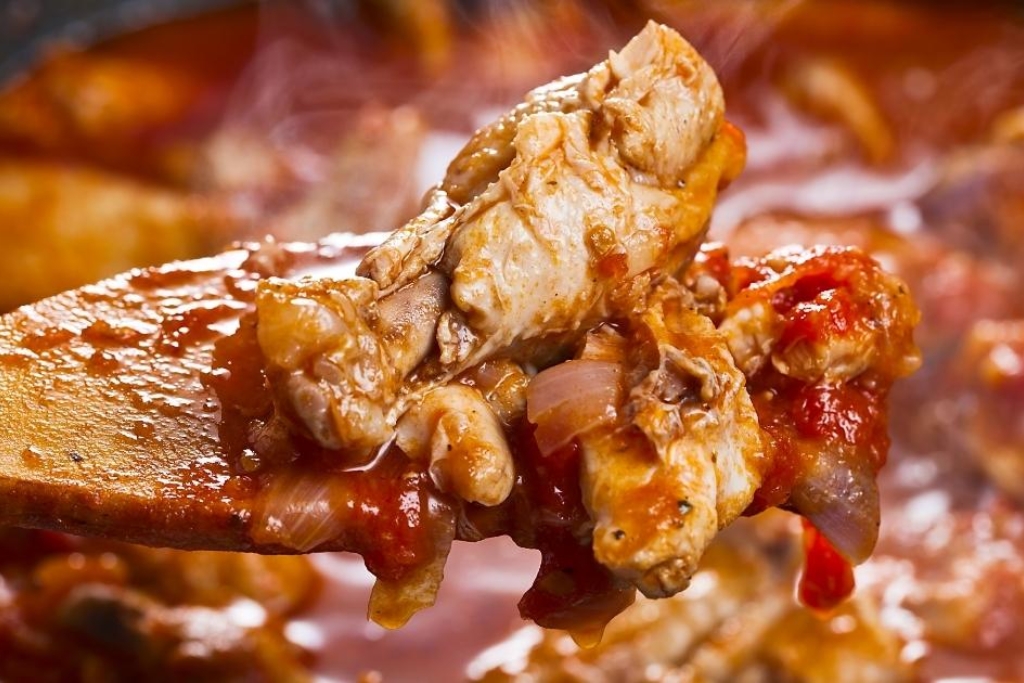 Receita de frango cozido, super fácil de preparar e delicioso Receita de frango cozido, super fácil de preparar e delicioso
