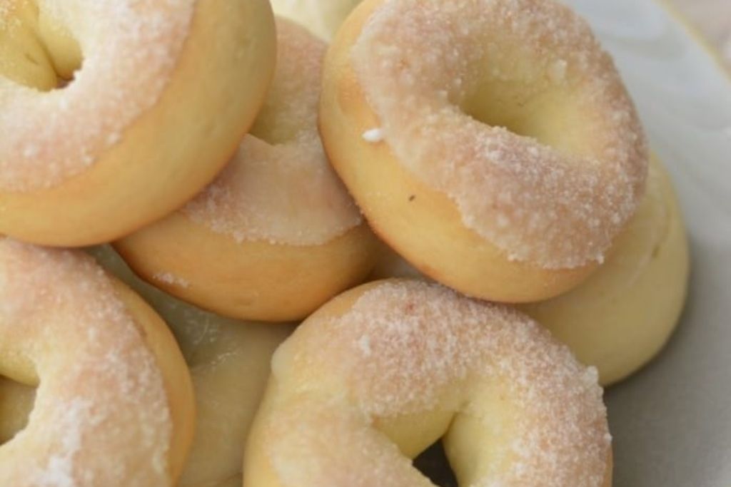 Rosquinha doce, opção perfeita para aquele cafézinho com as amigas Rosquinha doce, opção perfeita para aquele cafézinho com as amigas