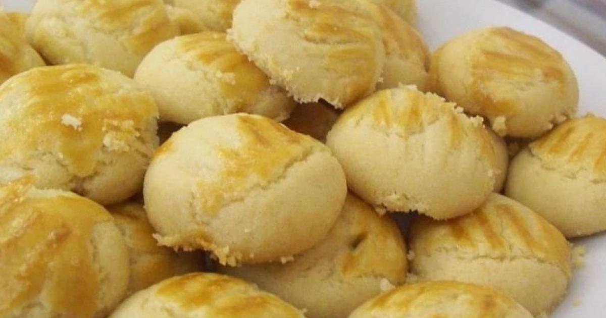 Salgadinho de queijo muito saboroso, basta misturar esses ingredientes e levar ao forno Salgadinho de queijo muito saboroso, basta misturar esses ingredientes e levar ao forno