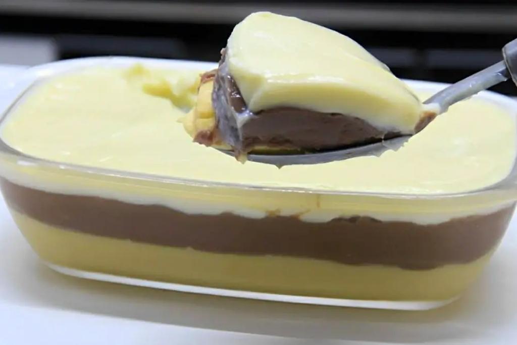 Sobremesa cremosa na travessa, uma delícia prática para servir no natal e ano novo Sobremesa cremosa na travessa, uma delícia prática para servir no natal e ano novo
