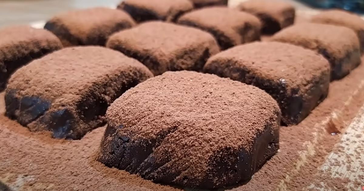 Sobremesa de chocolate com 2 ingredientes fácil, fica muito cremosa Sobremesa de chocolate com 2 ingredientes fácil, fica muito cremosa