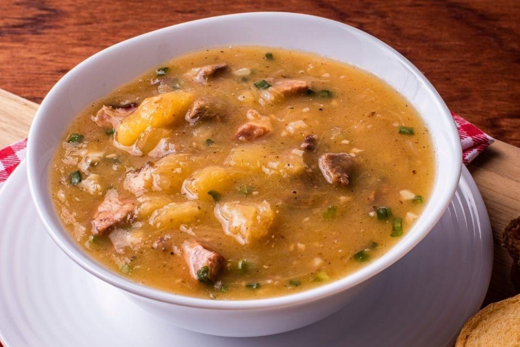 Sopa de músculo com bacon e mandioca,você não vai se arrepender e vai virar seu queridinho Sopa de músculo com bacon e mandioca,você não vai se arrepender e vai virar seu queridinho