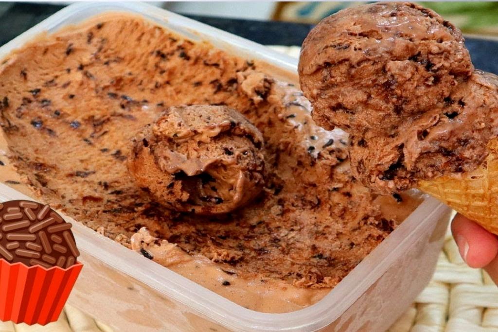 Sorvete de brigadeiro espetacular, o melhor que já fiz na minha vida Sorvete de brigadeiro espetacular, o melhor que já fiz na minha vida