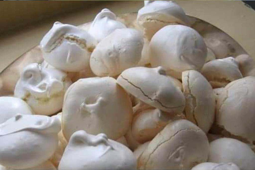 Suspiro caseiro fácil de fazer os ingredientes tem ai na sua casa Suspiro caseiro fácil de fazer os ingredientes tem ai na sua casa