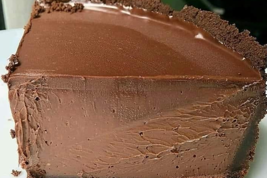 Torta de chocolate super cremosa, receita muito simples de preparar Torta de chocolate super cremosa, receita muito simples de preparar