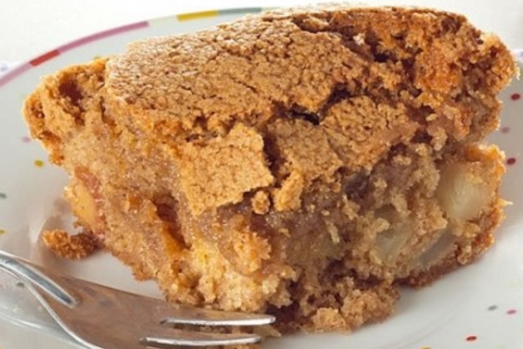Torta de maçã com farofa crocante, uma receita que vai do lanche à sobremesa Torta de maçã com farofa crocante, uma receita que vai do lanche à sobremesa