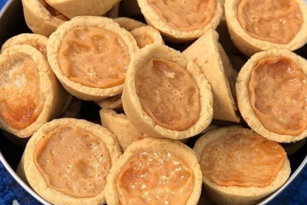 Tortelete uma sobremesa muito fácil, além de ser super barata Tortelete uma sobremesa muito fácil, além de ser super barata