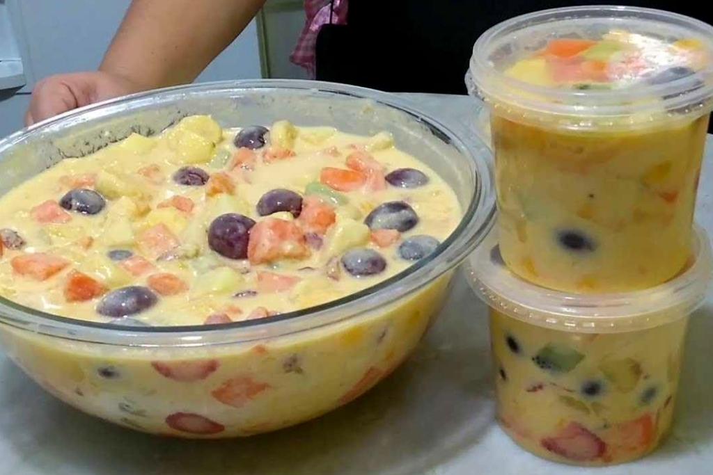 Salada de frutas cremosa, simples e saborosa para toda família saborear Salada de frutas cremosa, simples e saborosa para toda família saborear